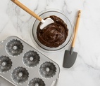 Nordic Ware Slickepott i silikon och bokträ, 2 stycken