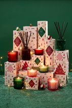 Presentset Doftljus i Räfflat Glas (3x 56 g) . Winter Berry, Pink Peppermint & Balsam Fir