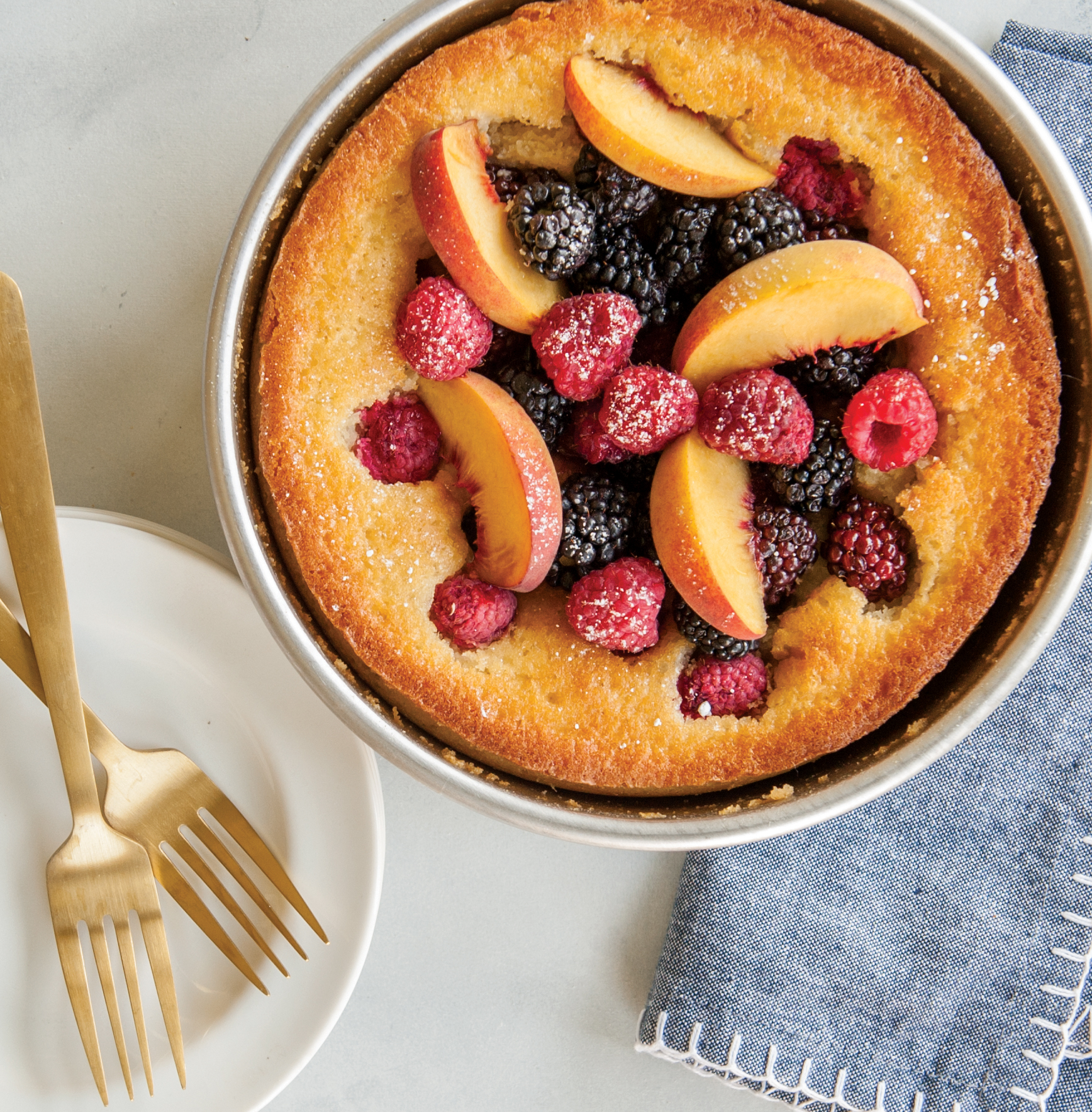 Nordic Ware Naturals® Round Baking Tin 22 cm
