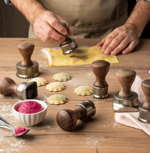 Marcato Heritage Ravioli press Valnötsträ, Blomma Ø50 mm