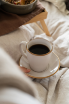 Heirol x Nosse Kaffekopp med fat 2,5 dl Edge, Ivory Gold