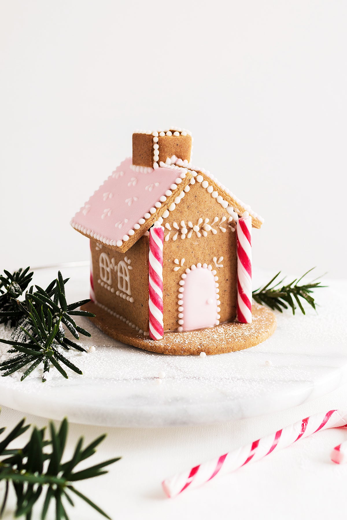 Heirol Gingerbread House Mold